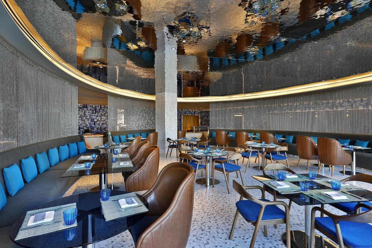 W Hotel 5*