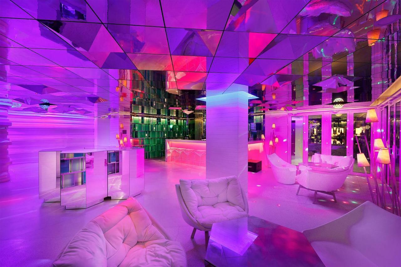 Hotel W