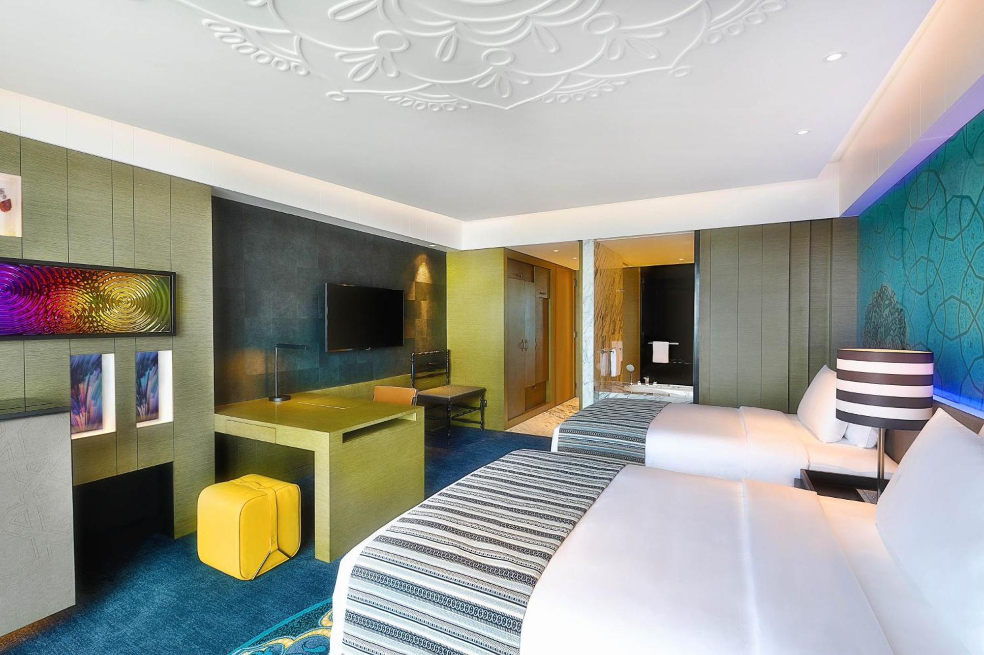 Hotel W 5*