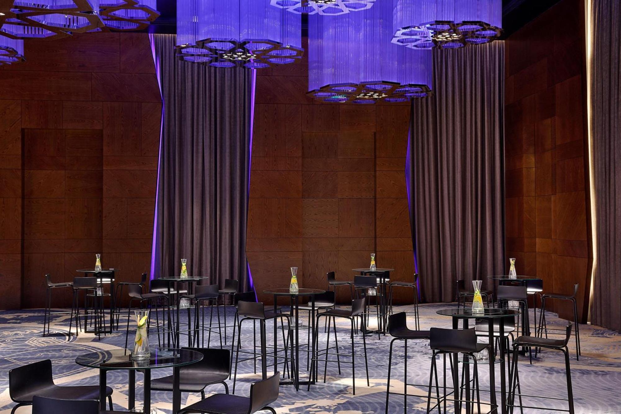 Hotel W 5*